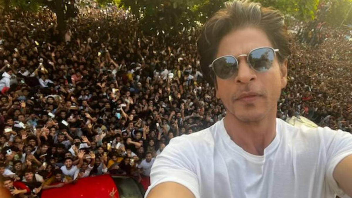 Actor Shah Rukh Khan gets diamond-studded nameplate for Mannat, photos go viral