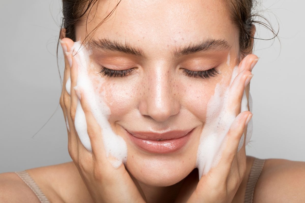 Surprising benefits of hyaluronic acid to achieve smooth and supple skin this winter