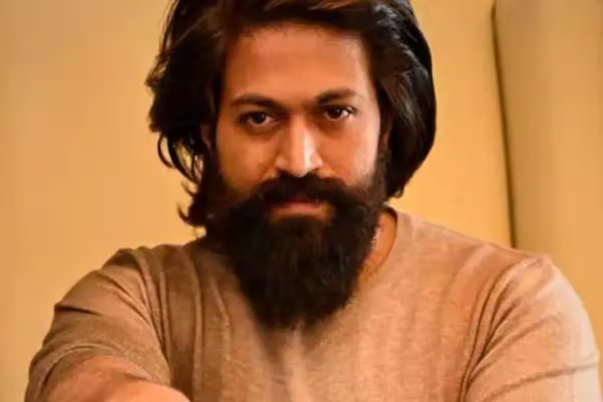 KGF star Yash meets families of fans who died of electrocution while putting up banners for actor’s birthday
