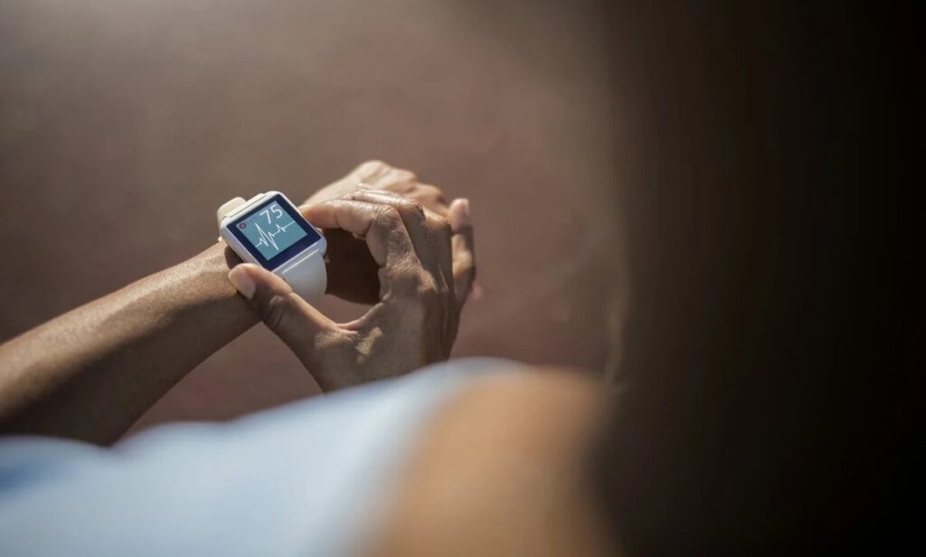 Taste the benefits of Wearable Technology for health trackking