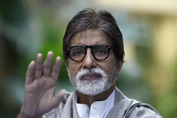 কবিতার মাধ্যমে প্রতি শ্রদ্ধা জানিয়েছেন অমিতাভ বচ্চন
